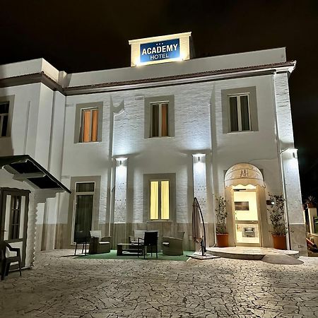 Academy Hotel فيوميتشينو المظهر الخارجي الصورة
