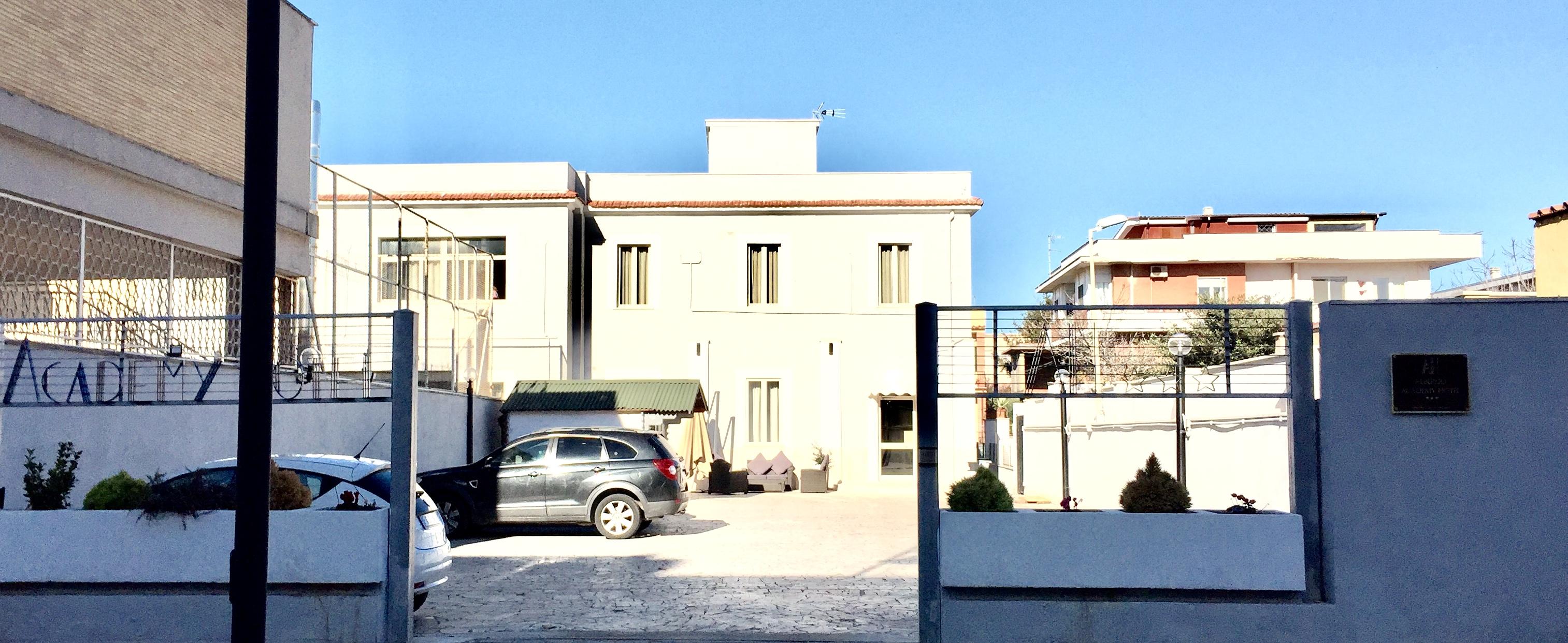 Academy Hotel فيوميتشينو المظهر الخارجي الصورة