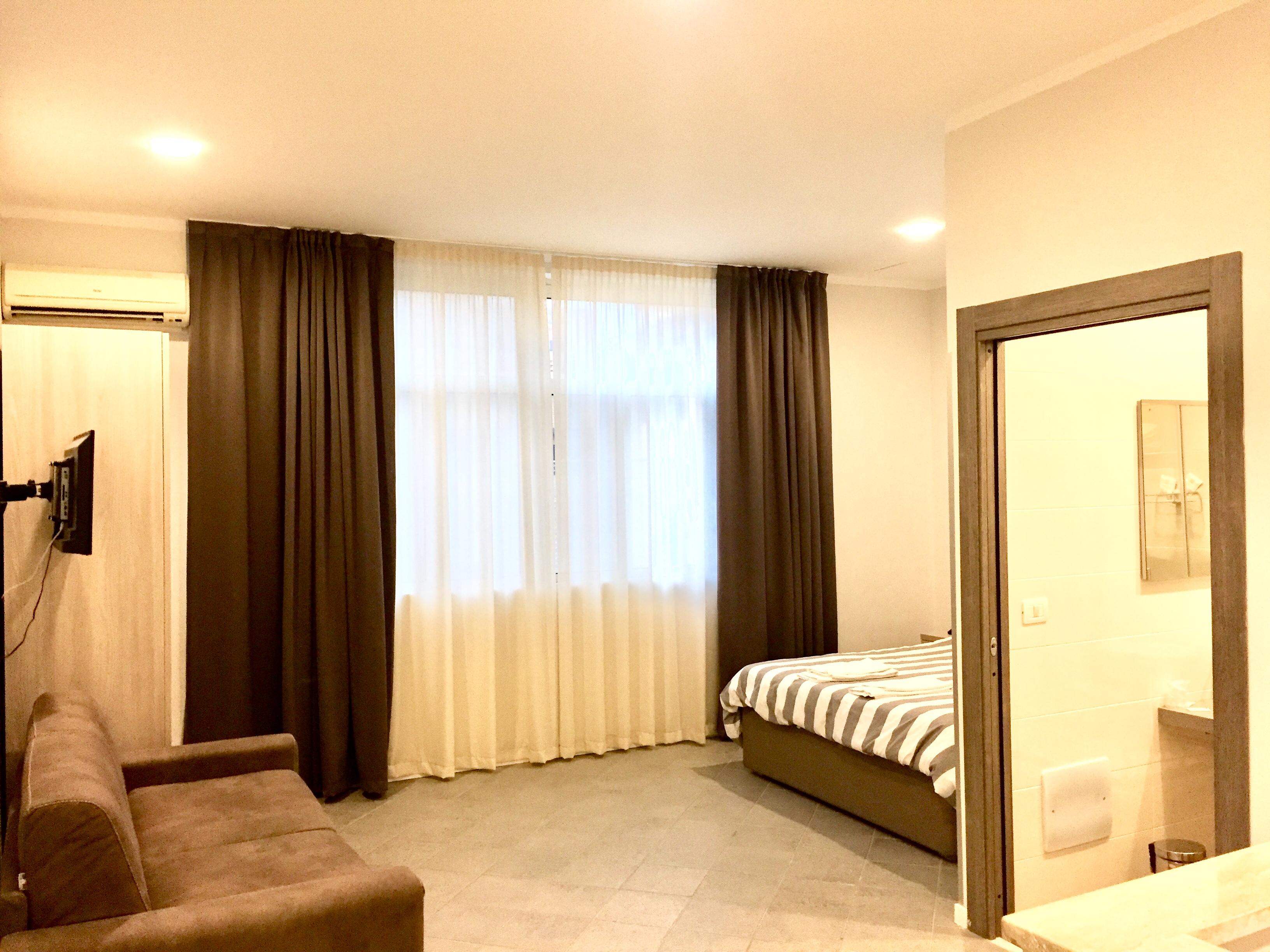 Academy Hotel فيوميتشينو المظهر الخارجي الصورة